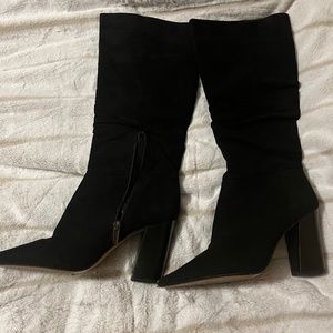 Like New Vince Camuto boots size 8